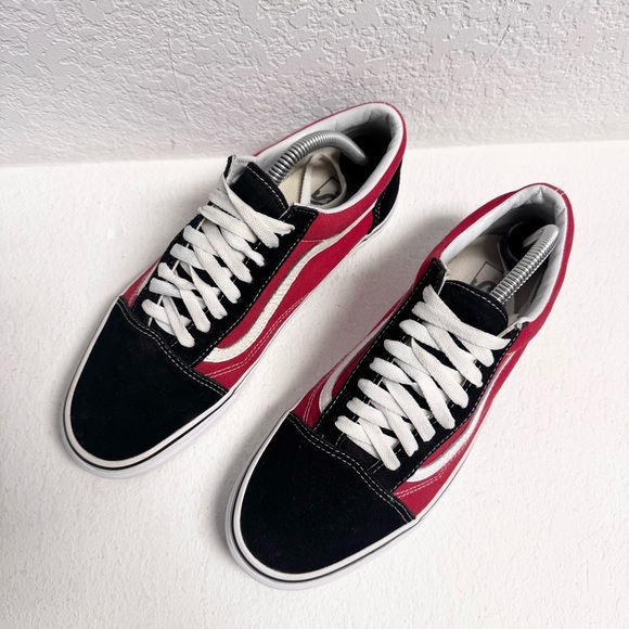 Vans Red and Black Old Skool Sneakers M 9 W 10.5 - Picture 5 of 10